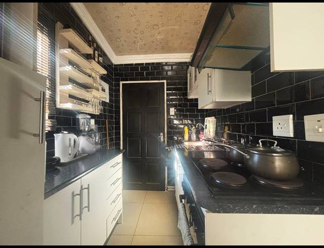 2 BEDROOM HOUSE FOR SALE IN SAVANNA CITY